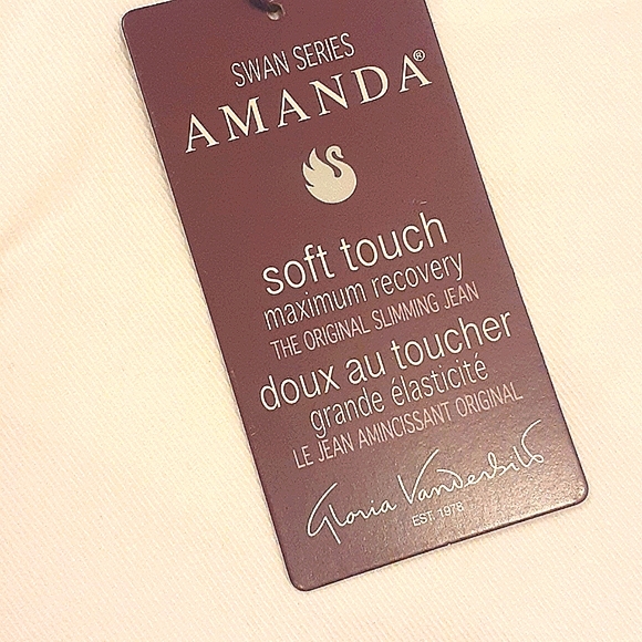 3 for $25 Bundle Sale- NWT Gloria Vanderbilt Jeans, Size 12P - Picture 9 of 15